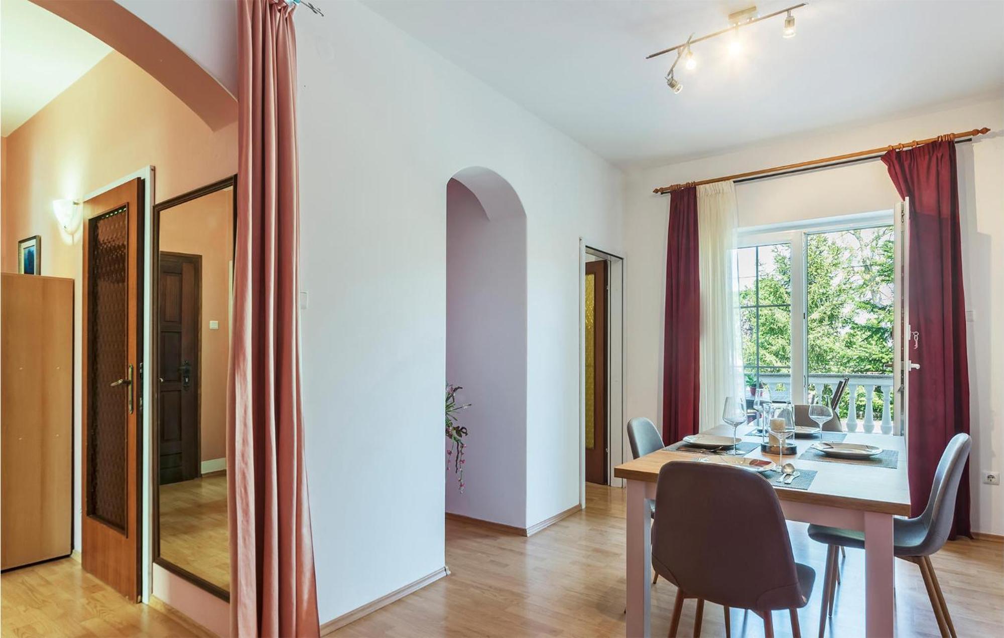 2 Bedroom Beautiful Apartment In Valtura Exterior photo
